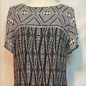 🍍🍍New! Avon patterned dress